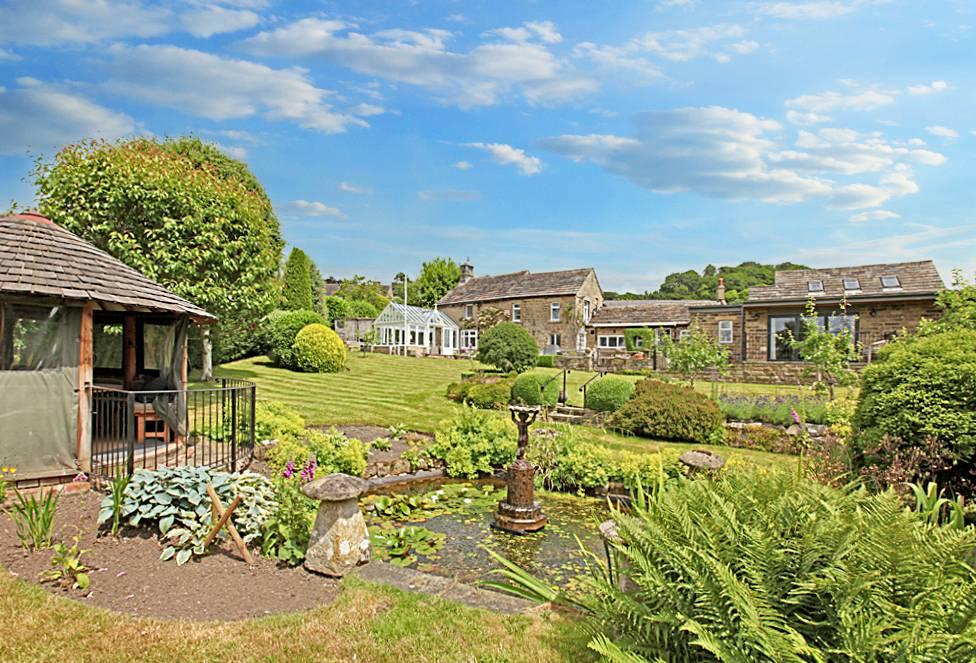 Garden to house