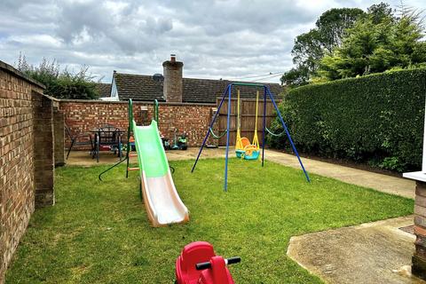 39 Hillside Road, Upper Stondon, Henlow, SG16 6LP