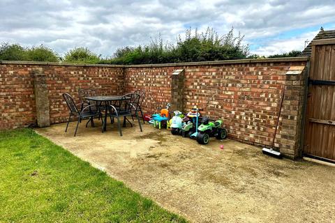 39 Hillside Road, Upper Stondon, Henlow, SG16 6LP