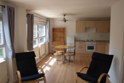 Studio to rent, Sir Francis Way, Brentwood CM14