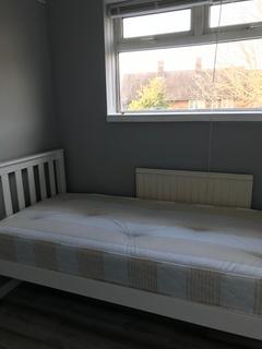 1 bedroom in a house share to rent, Romford RM3