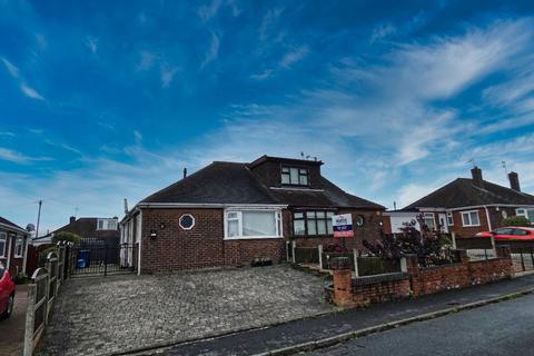 2 bedroom bungalow to rent, Carlos Place, Newcastle-under-Lyme, ST5 8LZ