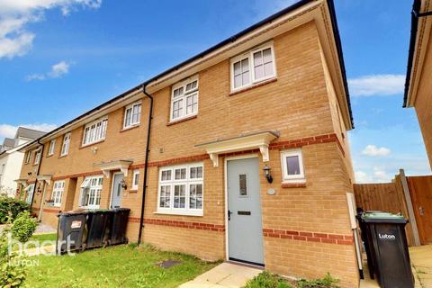 3 bedroom end of terrace house for sale, Whittle Drive, Luton