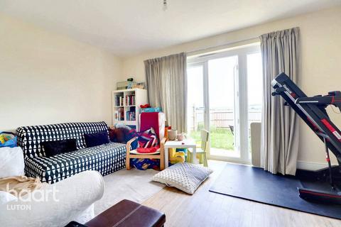 17 Whittle Drive, Luton, LU2 0FZ