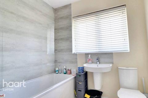 17 Whittle Drive, Luton, LU2 0FZ