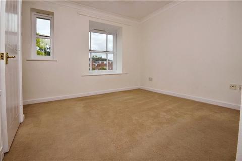 2 bedroom end of terrace house for sale, Guillemot Way, Aylesbury HP19