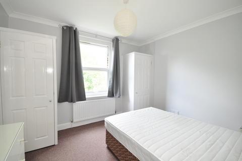 2 bedroom apartment to rent, Egmont Road Sutton SM2