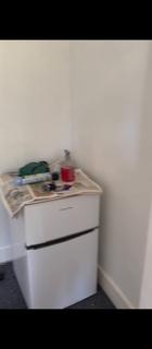 1 bedroom in a house share to rent, Waddon Park Avenue, Croydon CR0