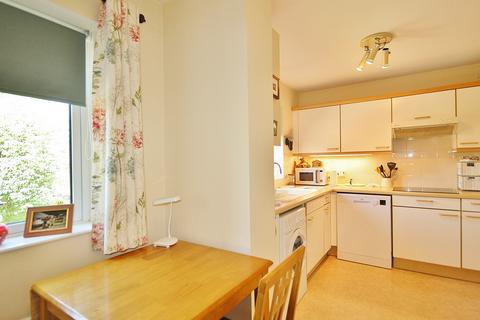 2 bedroom apartment for sale, St Marys Mead, Witney, OX28