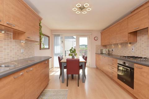 Flat 3, 3 Appin Place, Edinburgh, EH14 1PW