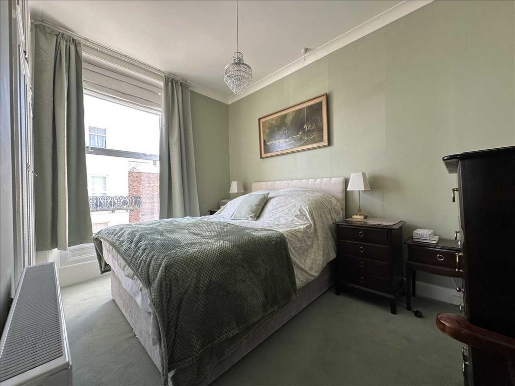 Bedroom (average