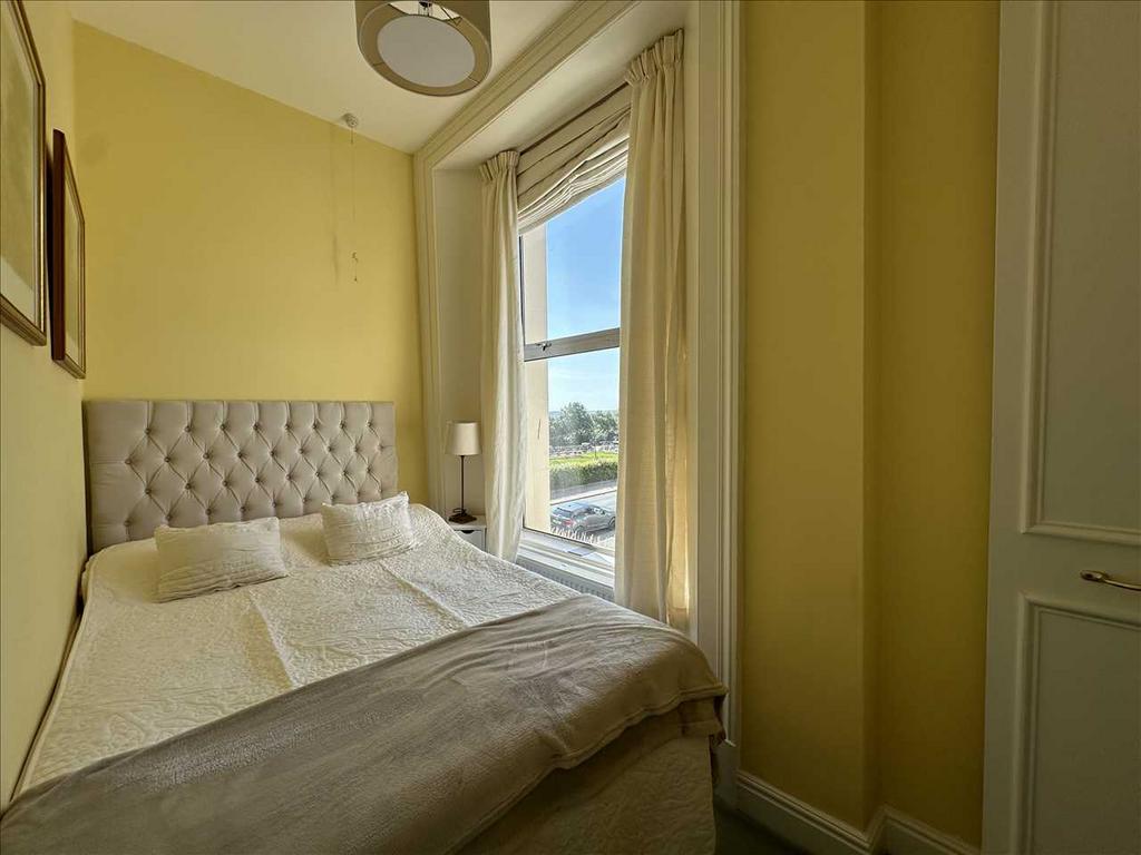 Bedroom (maximum