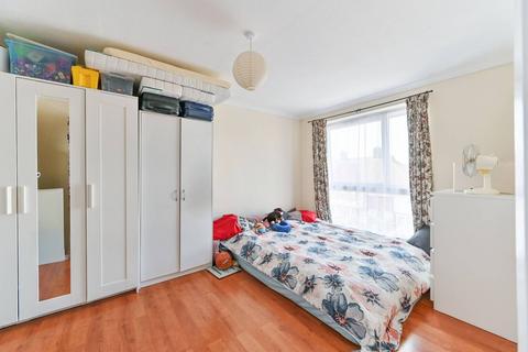 2 bedroom flat to rent, Wiltshire Road, Thornton Heath, CR7