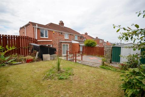 3 bedroom semi-detached house for sale, Knightside Gardens, Dunston