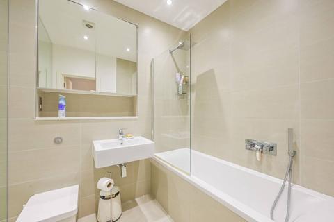 4 bedroom flat to rent, Blair Street, E14, Poplar, London, E14