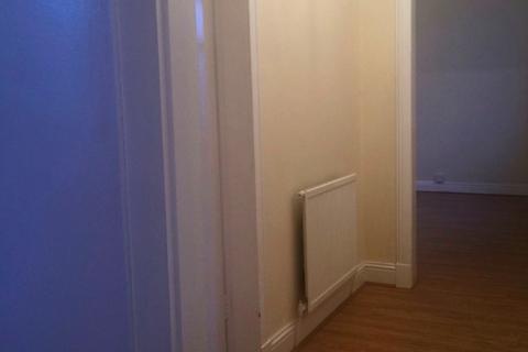 2 bedroom flat to rent, South Street, Bathgate EH48