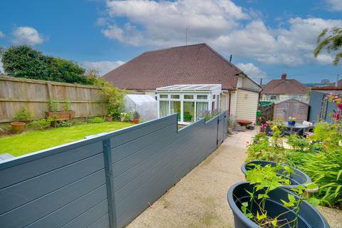 5 Braeside Road, Southampton, SO19 7AY
