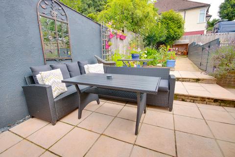 5 Braeside Road, Southampton, SO19 7AY