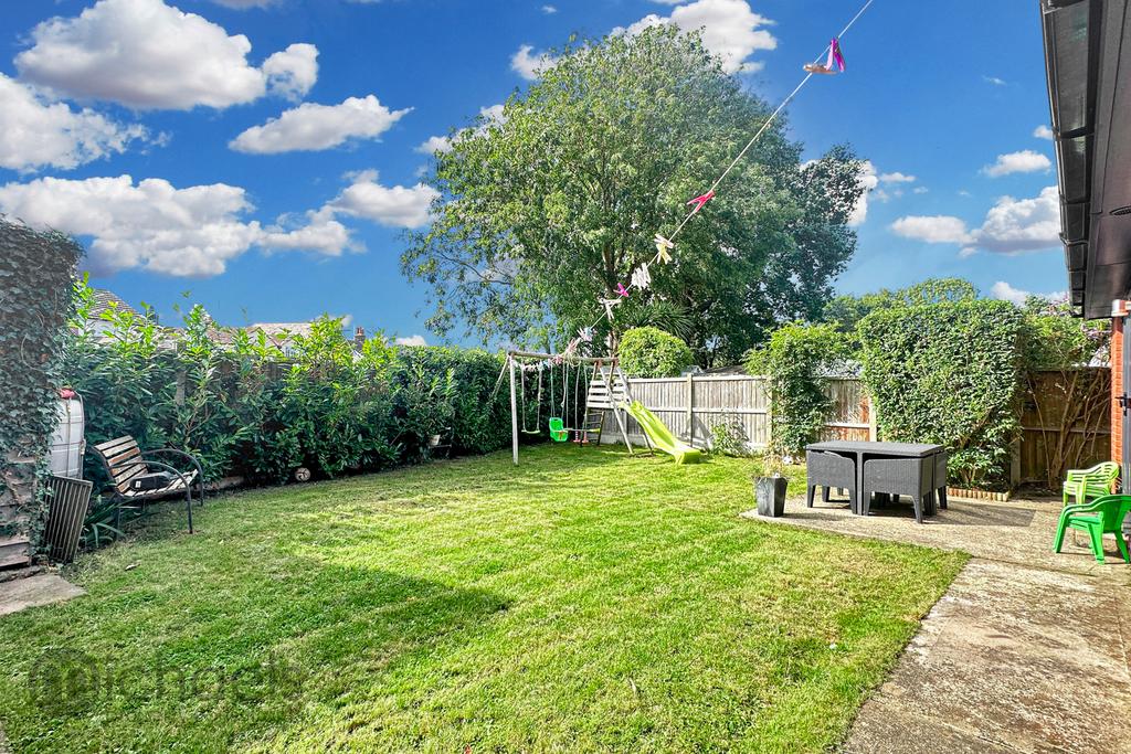 Outside, Garden, Garage &amp; Parking