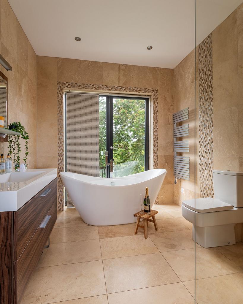 Bathroom Eastleigh House Churston Ferrers