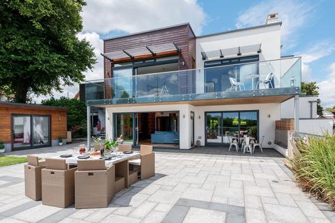 Eastleigh House Bascombe Road, Churston Ferrers, Brixham, TQ5 0JX