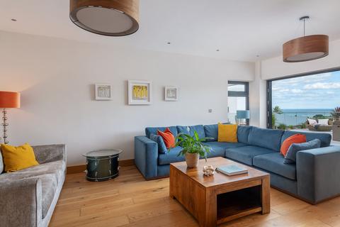 Eastleigh House Bascombe Road, Churston Ferrers, Brixham, TQ5 0JX