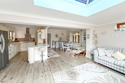 4 bedroom bungalow for sale, Ferring Close, Ferring, West Sussex