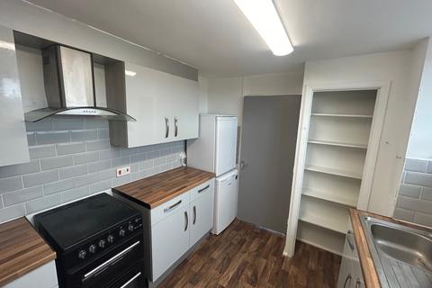 2 bedroom flat to rent, Waveney Road, Lowestoft NR32