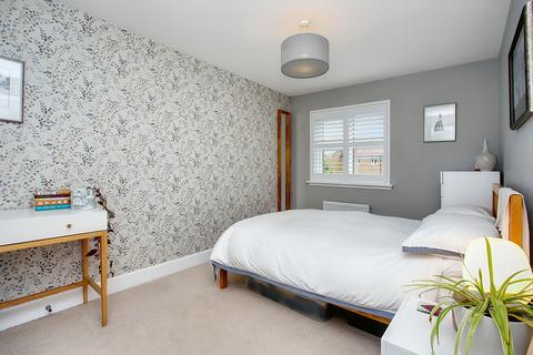 12 Kinlouch Crescent, Rosewell, EH24 9BY