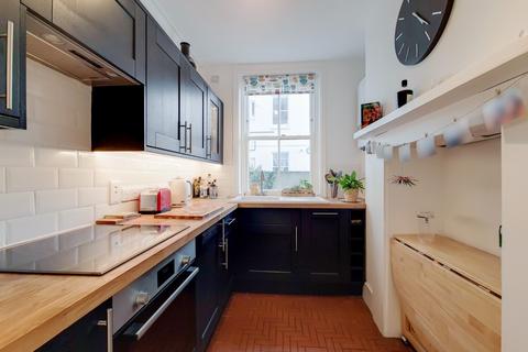 2 bedroom apartment for sale, Arnold Mansions, Queen's Club Gardens, London, Greater London, W14