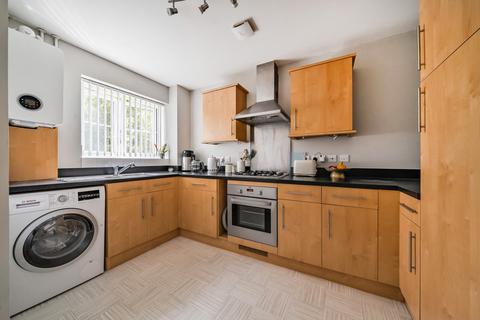 Flat 8, 1 Brosse Way, Bromley, BR2 8FF