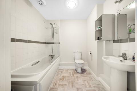 Flat 8, 1 Brosse Way, Bromley, BR2 8FF