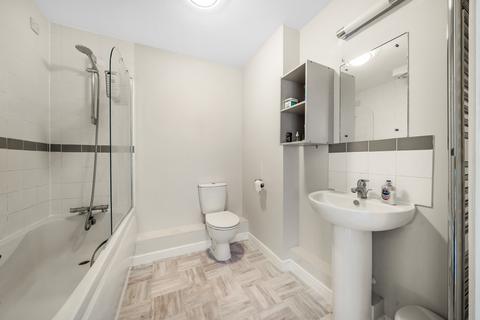 Flat 8, 1 Brosse Way, Bromley, BR2 8FF