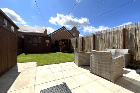 3 bedroom semi-detached house for sale, Portrush Drive, Hebburn, Tyne and Wear, NE31