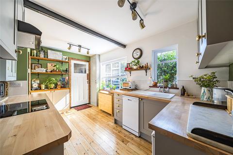 15 Apers Avenue, Woking, GU22 9NB