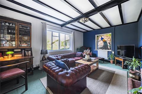 15 Apers Avenue, Woking, GU22 9NB