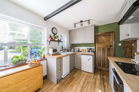15 Apers Avenue, Woking, GU22 9NB