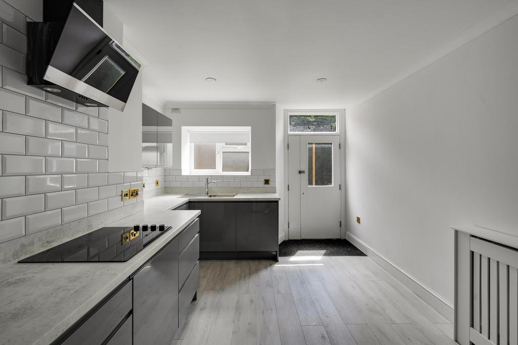 Kitchen ()
