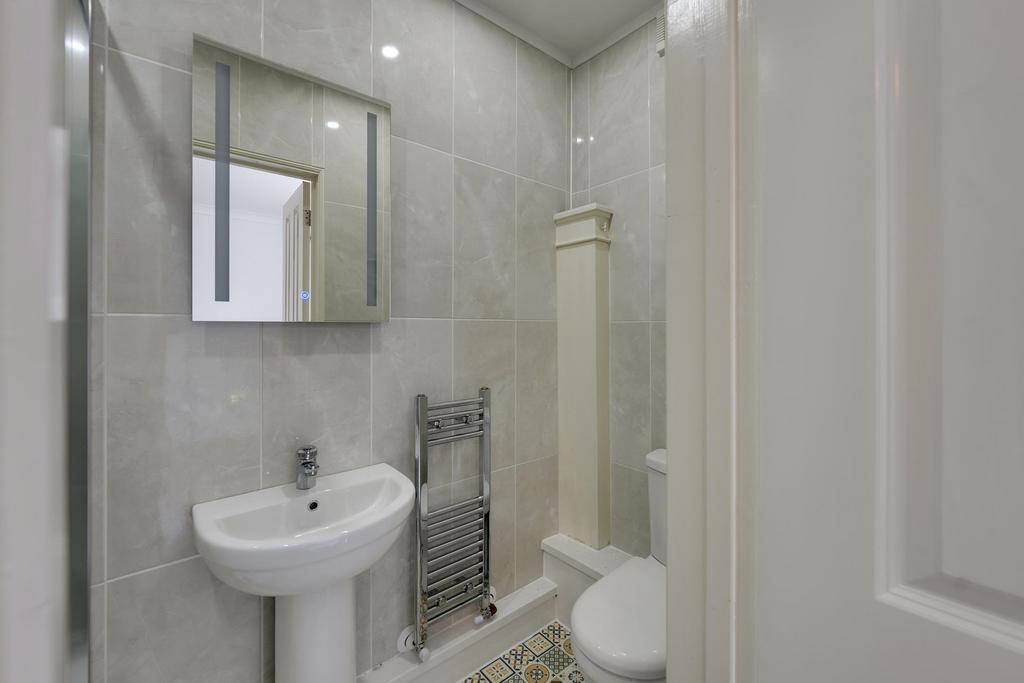 En suite ()