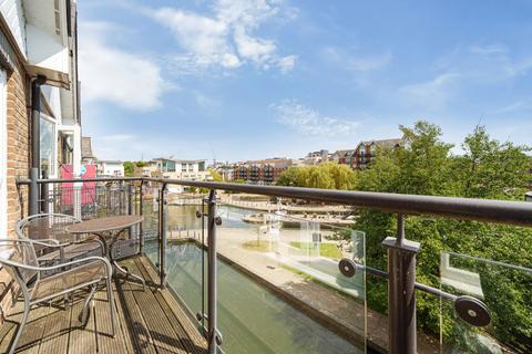 3 bedroom apartment for sale, Durham Wharf Drive, Brentford, Middlesex