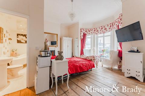 undefined, Albert Square, Great Yarmouth