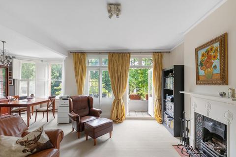 2 bedroom flat for sale, Stevenage Road, London, SW6
