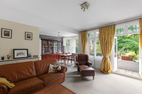 2 bedroom flat for sale, Stevenage Road, London, SW6