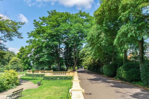 3 bedroom flat for sale, Stevenage Road, London, SW6