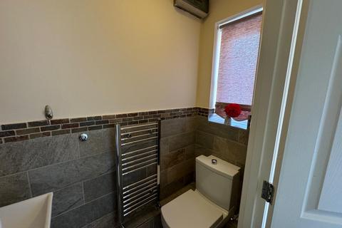 5 bedroom house to rent, 46 ,Francisco close, London , RM16