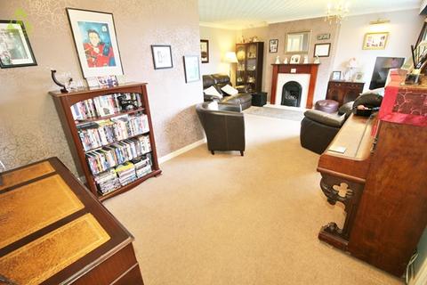 2 Whitegate, Bolton, BL3 4SU