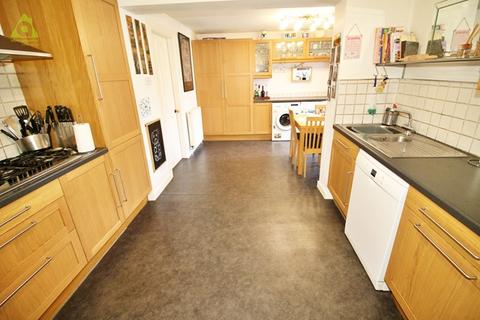 2 Whitegate, Bolton, BL3 4SU