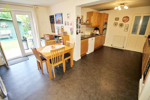2 Whitegate, Bolton, BL3 4SU