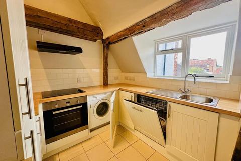 2 bedroom maisonette to rent, Upper High Street,  Thame,  OX9