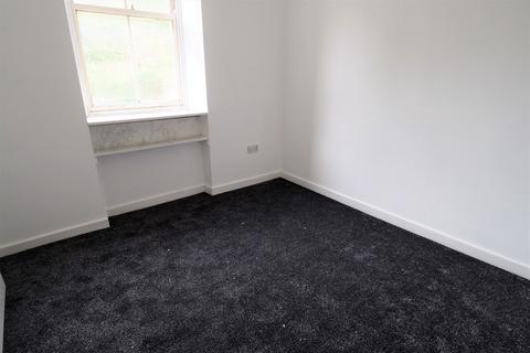 2 bedroom flat to rent, Meal Street, New Mills, SK22